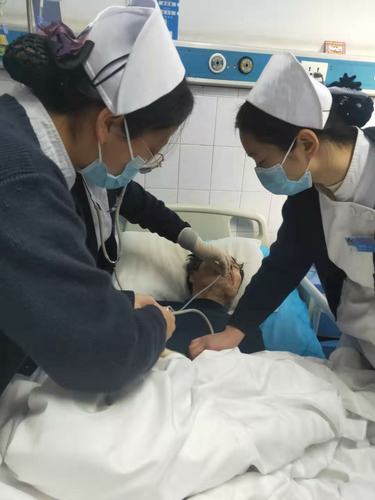 00后女孩自学插胃管,00后女孩自学插胃管视频